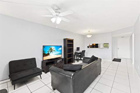 3199 Foxcroft Road #304, Miramar FL - photo 9 of 23