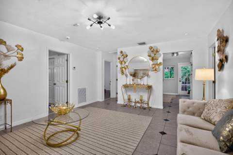 5433 NE 5th Avenue, Oakland Park FL - photo 7 of 38