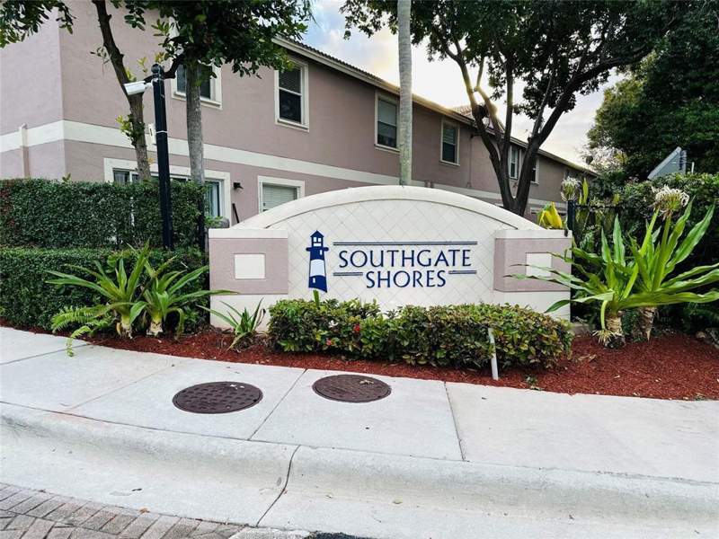 3 bedroom Townhouse at 8537 W Southgate Shores Circle, Woodmont Gardens, Tamarac — photo 2