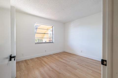 3121 NW 47th Terrace, Lauderdale Lakes FL - photo 6 of 8