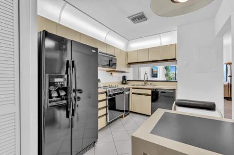 7508 La Paz Boulevard #204, Boca Raton FL - photo 10 of 48