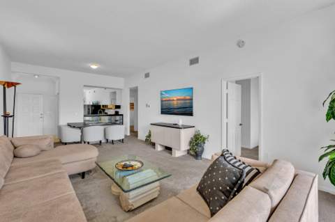 7508 La Paz Boulevard #204, Boca Raton FL - photo 22 of 48