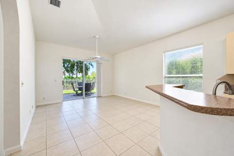 6128 Spring Lake Terrace, Fort Pierce FL - photo 8 of 32