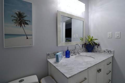 2208 NE 19th Avenue, Wilton Manors FL - photo 9 of 44