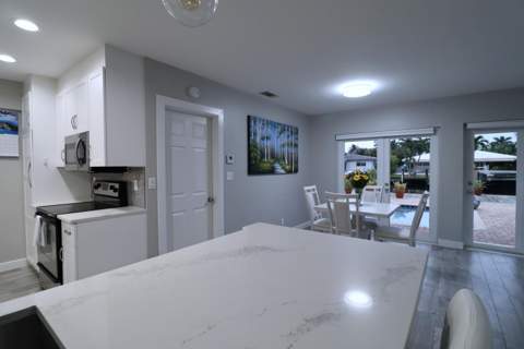 2208 NE 19th Avenue, Wilton Manors FL - photo 16 of 44