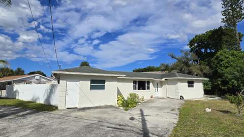268 Holly Drive, West Palm Beach FL - photo 7 of 10
