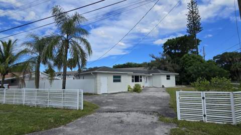 268 Holly Drive, West Palm Beach FL - photo 6 of 10