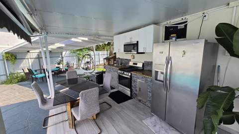 268 Holly Drive, West Palm Beach FL - photo 9 of 10