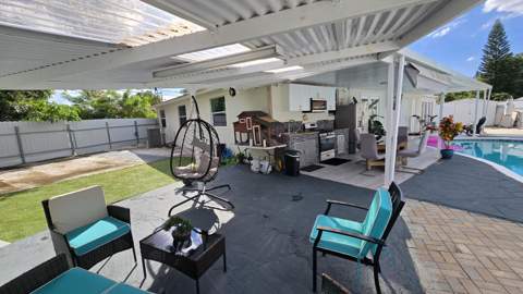 268 Holly Drive, West Palm Beach FL - photo 10 of 10