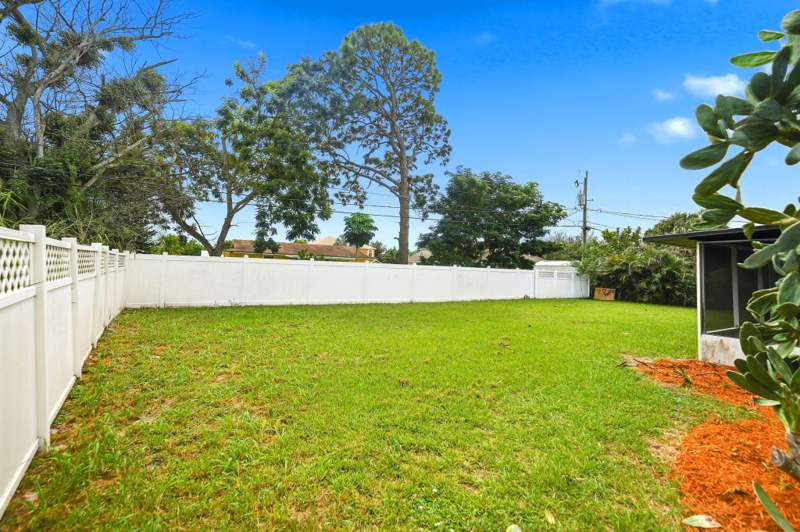 4 bedroom Single Family Residence at 942 SW John Maccormack Terrace, Port St Lucie Section 12, Port St. Lucie — photo 5