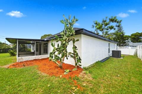 942 SW John Maccormack Terrace, Port St. Lucie FL - photo 6 of 57