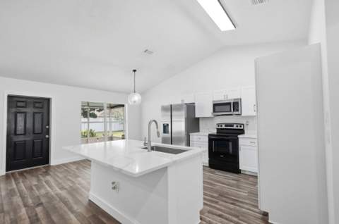 942 SW John Maccormack Terrace, Port St. Lucie FL - photo 15 of 57