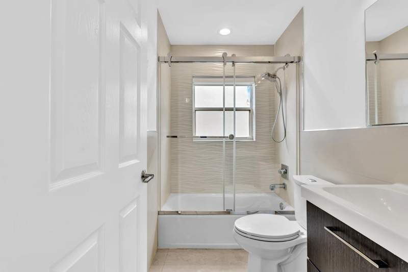 3 bedroom Single Family Residence at 3307 SW 49th Street, Banyan Oakridge Plat, Hollywood — photo 5