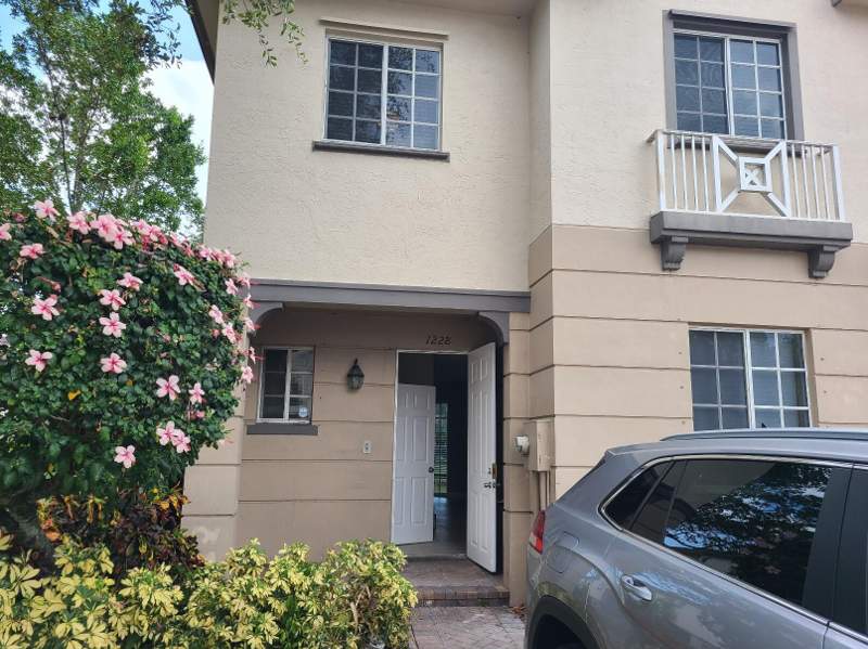 3 bedroom Townhouse at 1228 Lucaya Drive, Marsh Harbour, Riviera Beach — photo 2