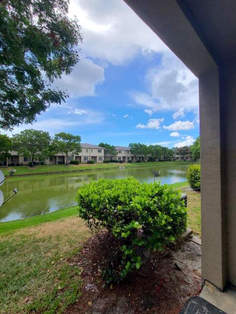 1228 Lucaya Drive, Riviera Beach FL - photo 13 of 32