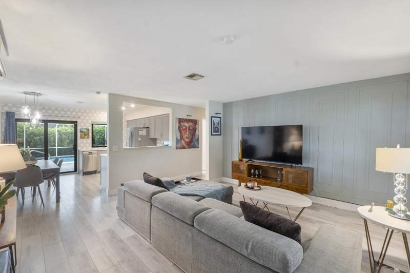 3 bedroom Single Family Residence at 4450 NW 19th Avenue, Tamarac Hills 3rd Sec, Oakland Park — photo 2