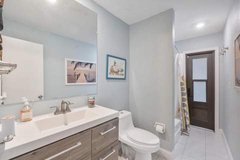 4450 NW 19th Avenue, Oakland Park FL - photo 17 of 25