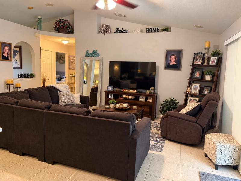 3 bedroom Single Family Residence at 178 Park Road, Crestwood Unit 3 Pl 2, Royal Palm Beach — photo 5