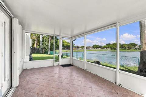 10627 NW 7th Street, Pembroke Pines FL - photo 10 of 31