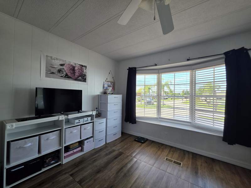 2 bedroom Manufactured Home at 14 Arboles Lane, Spanish Lakes Riverfront, Port St. Lucie — photo 5