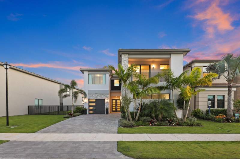 5 bedroom Single Family Residence at 9682 Juniper Bay Avenue, Johns Pud West, Boca Raton — photo 2