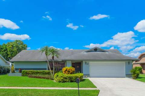 142 Parkwood Drive, Royal Palm Beach FL - photo 6 of 73
