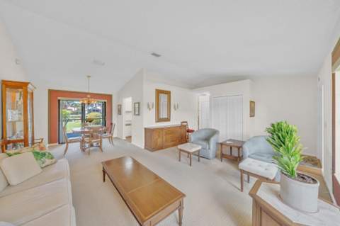 142 Parkwood Drive, Royal Palm Beach FL - photo 13 of 73