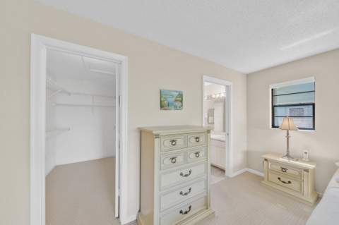 142 Parkwood Drive, Royal Palm Beach FL - photo 21 of 73