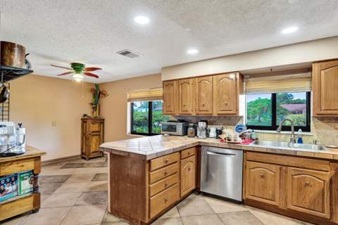 645 Ibis Drive, Delray Beach FL - photo 8 of 38