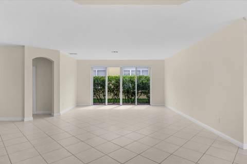 11179 SW Wyndham Way, Port St. Lucie FL - photo 8 of 73