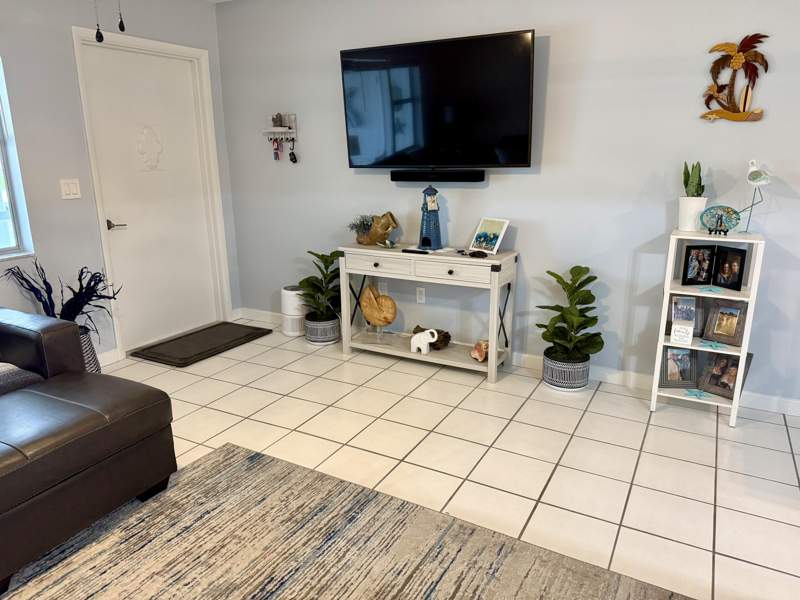 1 bedroom Condominium at 110 Shore Court #106, Shore Club Apts B & C Condo, North Palm Beach — photo 4