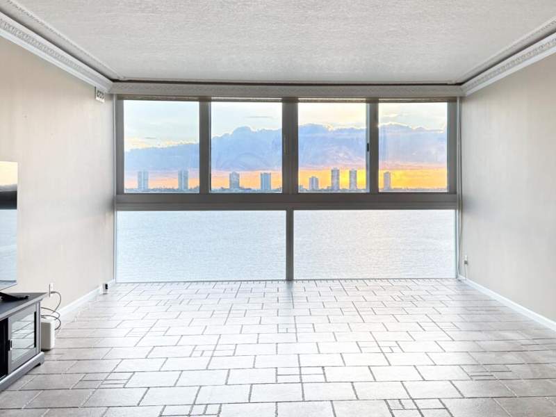 2 bedroom Condominium at 401 Lake Shore Drive #802, Lake Harbour Towers Condo, Lake Park — photo 4