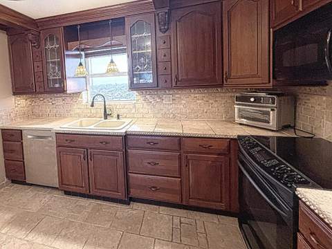 401 Lake Shore Drive #802, Lake Park FL - photo 11 of 40