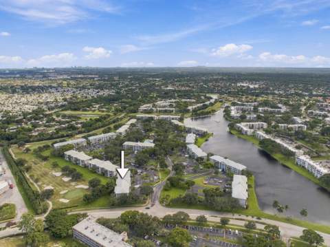 1502 Whitehall Drive #305, Davie FL - photo 23 of 37