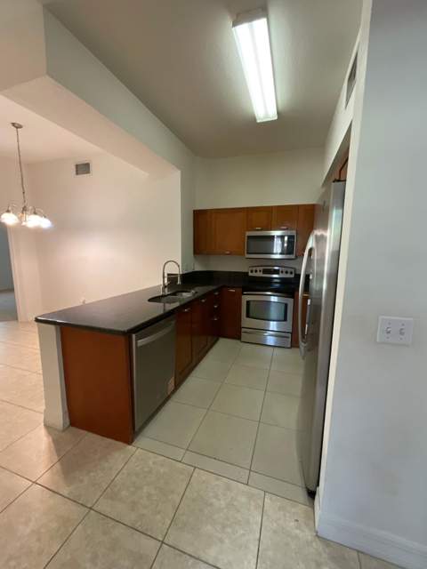 58 SE Palermo Court #101, Stuart FL - photo 6 of 10