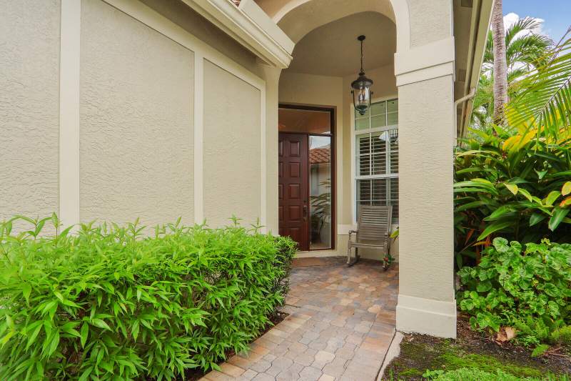 3 bedroom Single Family Residence at 2675 Players Court, Eagles Landing Of P B Polo And Country Club, Wellington — photo 2