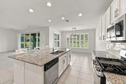 11852 SW Waterford Isle Way, Port St. Lucie FL - photo 11 of 39