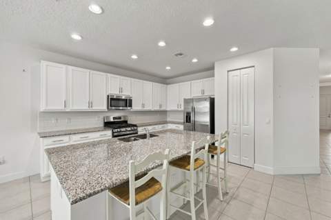 11852 SW Waterford Isle Way, Port St. Lucie FL - photo 10 of 39