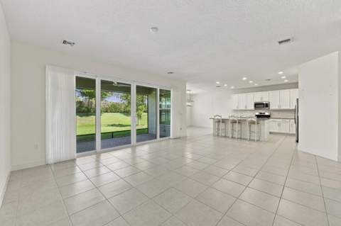 11852 SW Waterford Isle Way, Port St. Lucie FL - photo 9 of 39