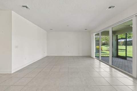 11852 SW Waterford Isle Way, Port St. Lucie FL - photo 8 of 39