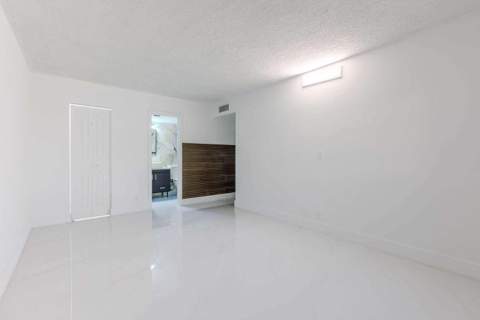 2401 NW 41st Avenue #101, Lauderhill FL - photo 10 of 16