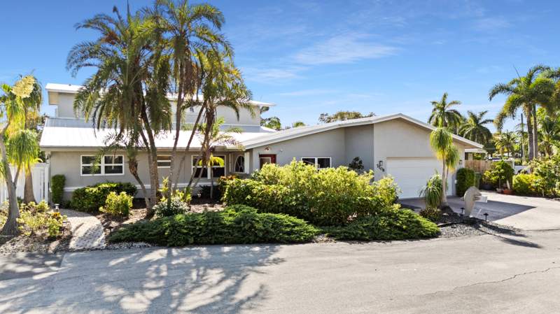 3 bedroom Single Family Residence at 2108 NE 24th Street, Coral Point, Wilton Manors — photo 2