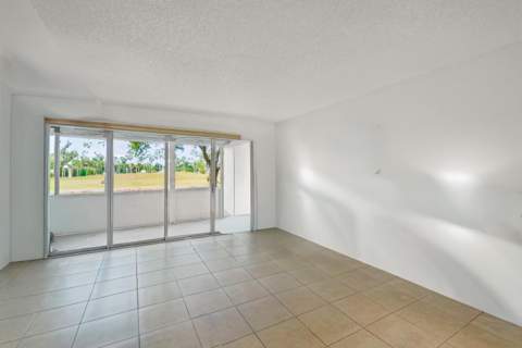 3871 Via Poinciana #104, Lake Worth FL - photo 13 of 28