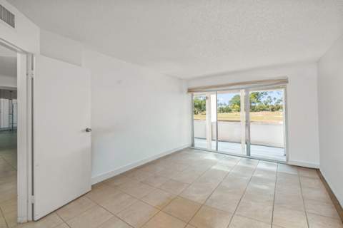 3871 Via Poinciana #104, Lake Worth FL - photo 11 of 28