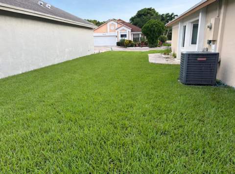 838 E Palm Run Drive, North Lauderdale FL - photo 13 of 14