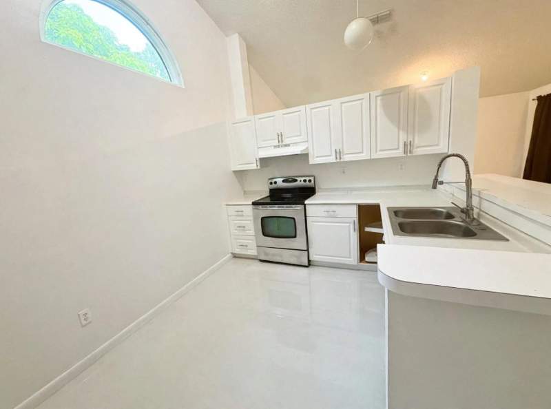 3 bedroom Single Family Residence at 838 E Palm Run Drive, North Lauderdale Division, North Lauderdale — photo 4