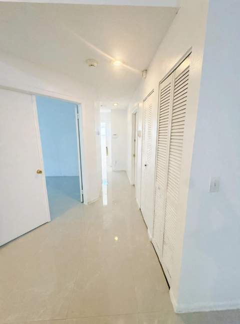 838 E Palm Run Drive, North Lauderdale FL - photo 8 of 14