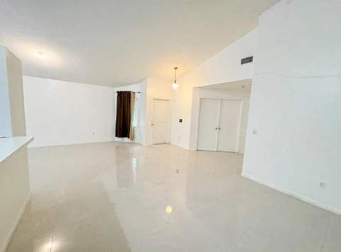 838 E Palm Run Drive, North Lauderdale FL - photo 10 of 14
