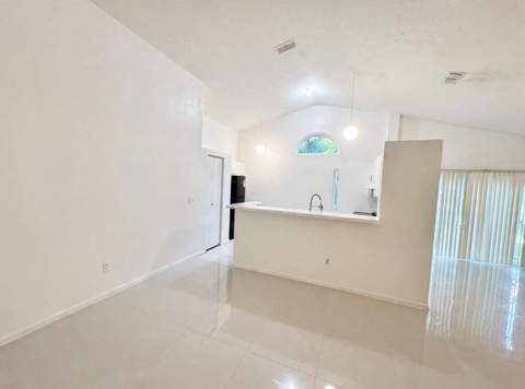 838 E Palm Run Drive, North Lauderdale FL - photo 12 of 14