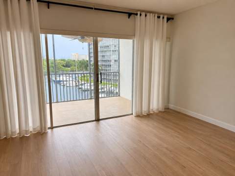 1427 E Hillsboro Boulevard #Apt 528, Deerfield Beach FL - photo 6 of 30
